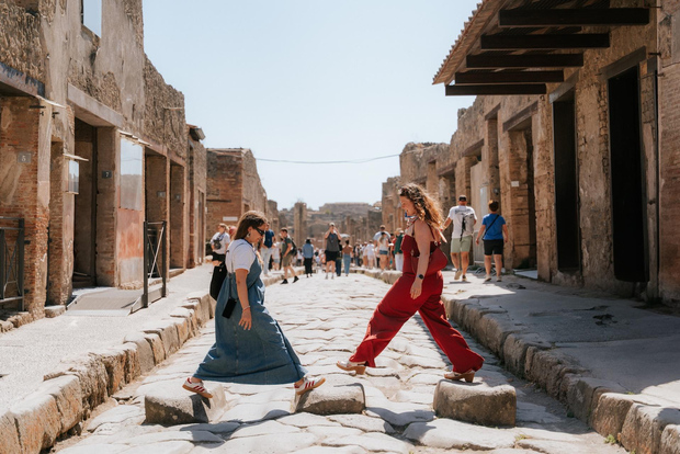 从罗马出发：庞贝和阿马尔菲海岸一日旅行