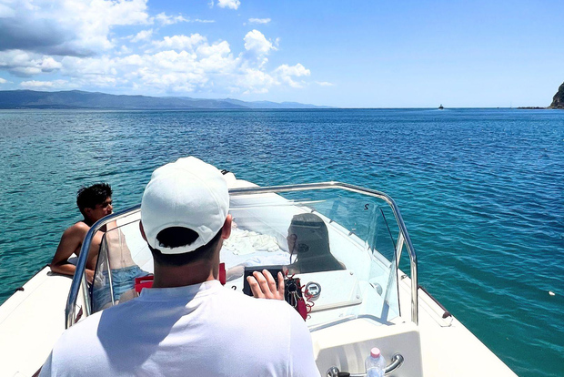 Cagliari: dinghy tour with snorkeling