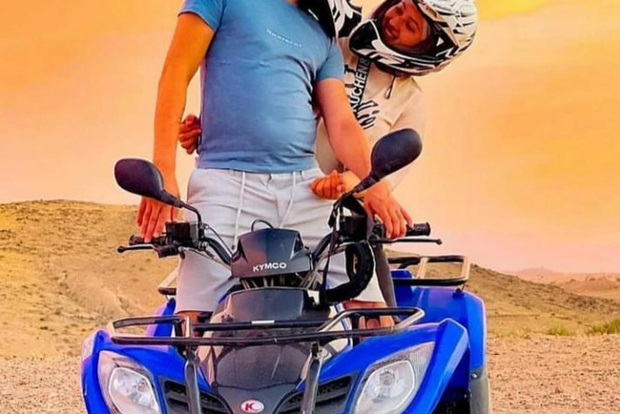 Marraquexe: quadriciclo no deserto de Agafay, passeio de camelo e jantar com espetáculo