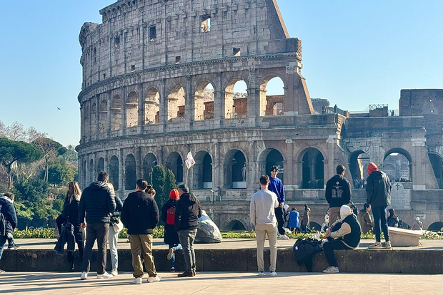 Visita guiada del Coliseo de Roma y barco por el río Tíber Hop on Hop Off